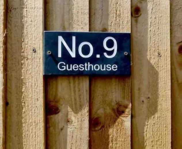 ברנלי No.9 Guesthouse מראה חיצוני תמונה